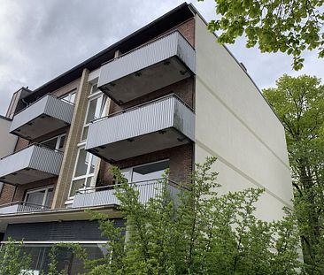 Zentral gelegene 2-Zimmer-Wohnung im 1. Obergeschoss mit Balkon - Foto 3