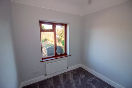 Completely Renovated 3 Bedroom House for Rent in Wickham St Paul - Photo 2