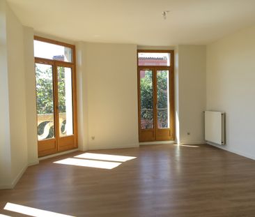 Location Appartement 3 pièces 66m² - Photo 3