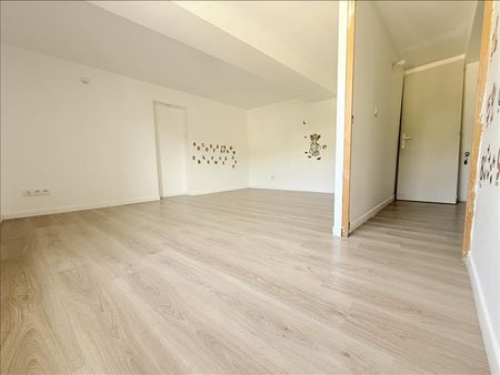 5 pièces - 90,9 m² - RDC - Colocation non autorisée - Photo 2