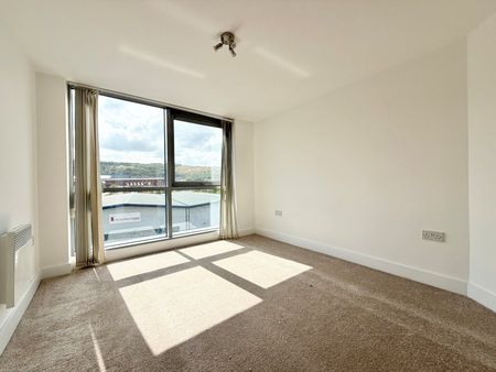 3 bedroom apartment to rent - Photo 2