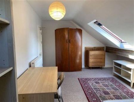 7 Bedroom Semi Detached To Let - Photo 3