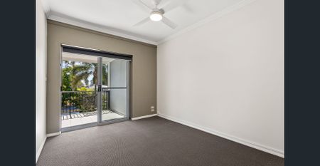 Perfect Blend of Comfort and Style - Photo 2