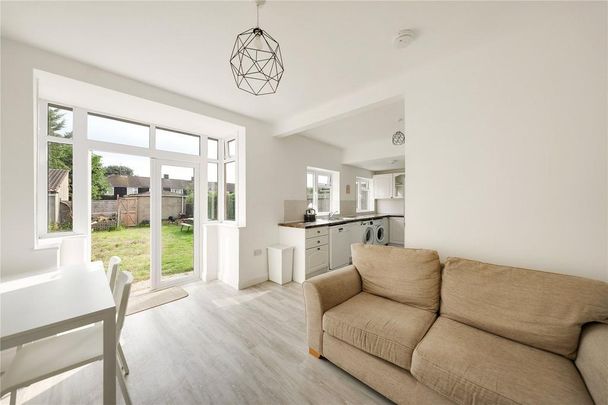 1 bedroom in a house share to rent - Photo 1