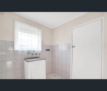 Spacious Family Living in a Convenient Springvale Location - Photo 6