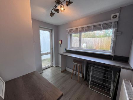 4 bedroom terraced house to rent - Photo 2