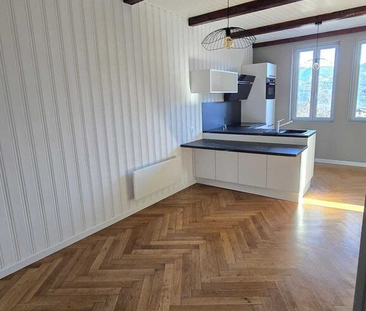 APPARTEMENT 2.5PCES + BUREAU AVEC CACHET REFAIT A NEUF - Photo 1