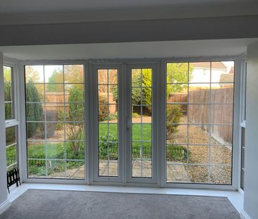 Semi-detached house to rent on - Photo 2