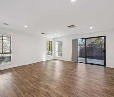 Private & Beautifully Presented 4-Bedroom Family Home - Photo 1