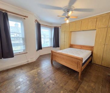 4 bedroom terraced house to rent - Photo 4