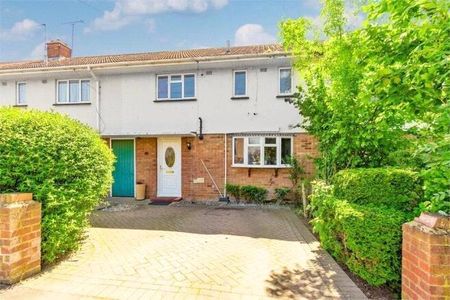 3 bedroom terraced house to rent - Photo 2