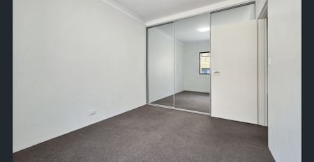 Located in the heart of Revesby! - Photo 3