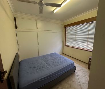 Spacious 5-Bedroom Fully Furnished Home - $600 P/W - Available Afte... - Photo 4