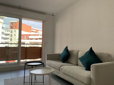 Location Appartement 2 pièces MARSEILLE 8ème - Photo 5