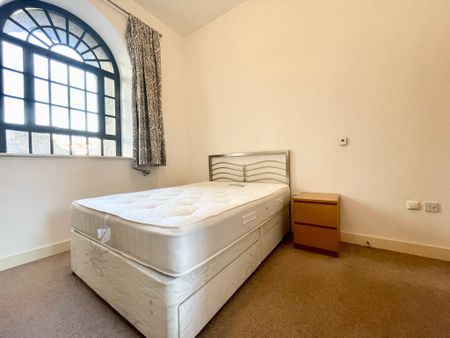 1 Bedroom - Photo 4