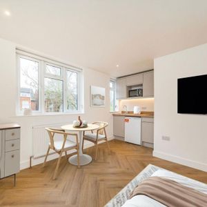 Studio to rent - Photo 2