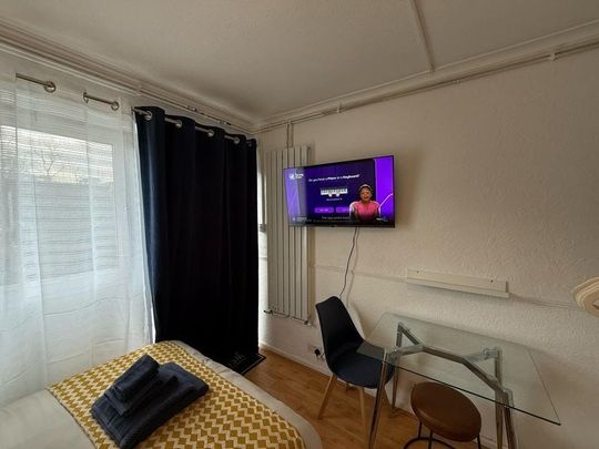Studio Flat, Arabella Drive, SW15 - Photo 1