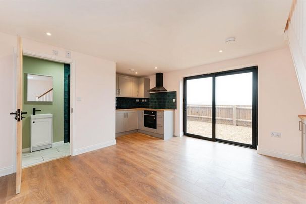 1 bedroom barn conversion to rent - Photo 1