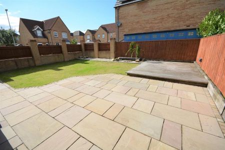4 bedroom detached house to rent - Photo 5