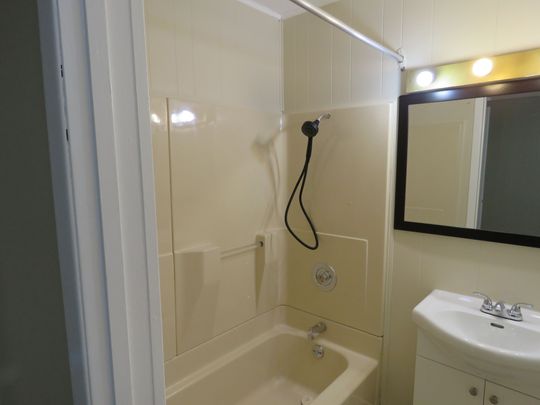 For Lease - 564 Lakeview Road Unit# B, Fort Erie, Ontario - Photo 1