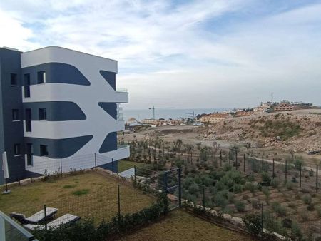 2 room luxury Flat for rent in Fuengirola, Andalusia - Photo 4