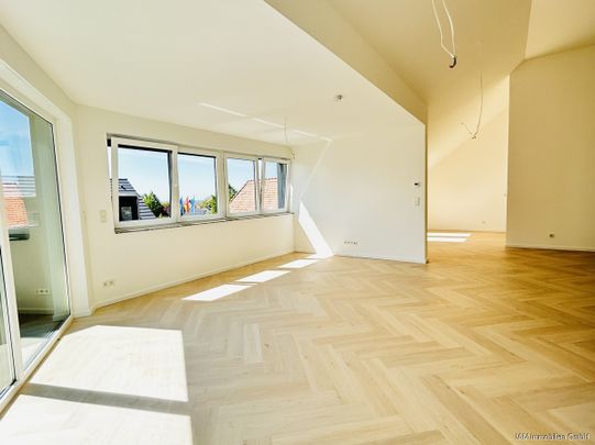 !Luxuriöses Penthouse mit Blick über die malerischen Weinberge. Über 4 m hohe Decken! - Photo 1
