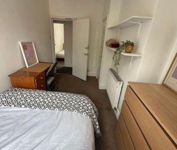 6 bedroom house to rent - Photo 3