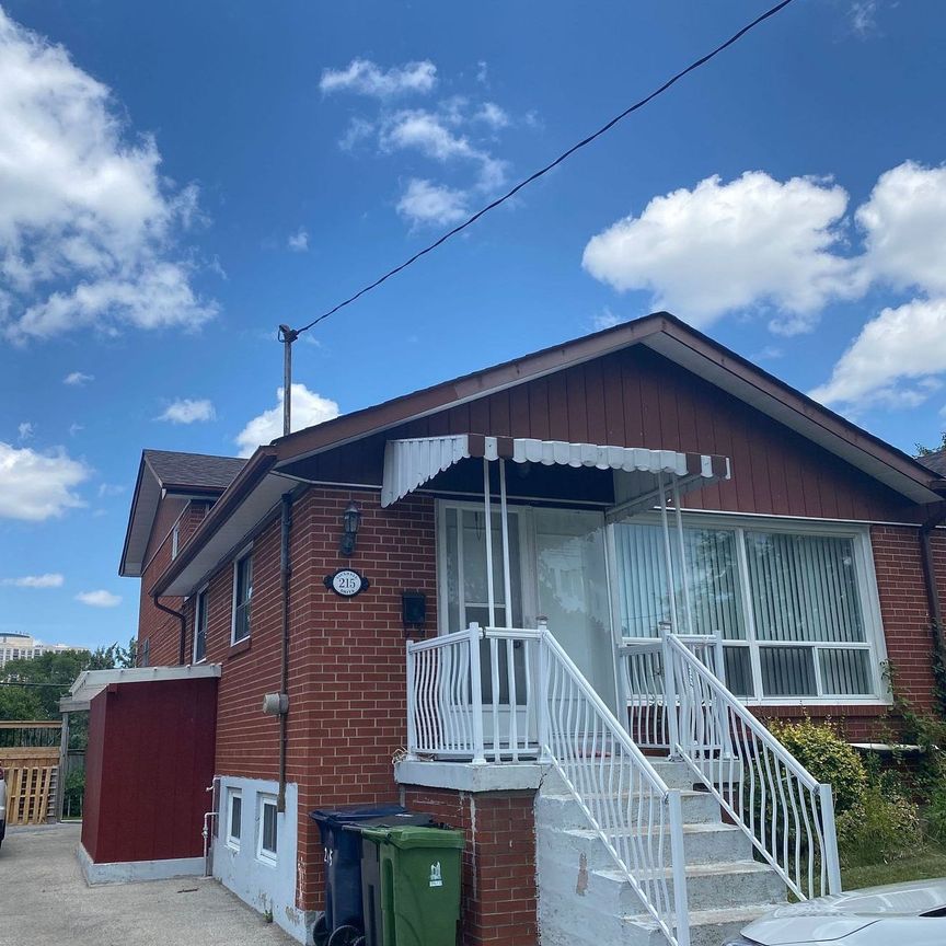 For Lease - 215 Vauxhall Drive, Toronto, Ontario - Photo 1
