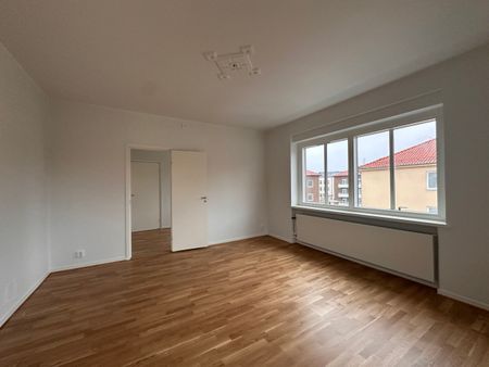 Bjäregatan 9- 3rok (lgh 1303) - Photo 2