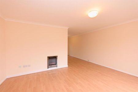 4 bedroom semi-detached house to rent - Photo 4