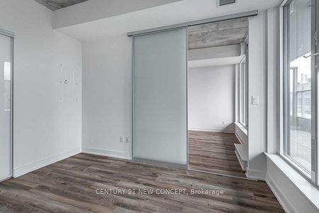 Riverside Square Lofts 15-45 , #819 - Photo 4