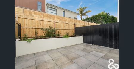 Exceptional Quality, Executive Residence, Private viewings welcome - Photo 5