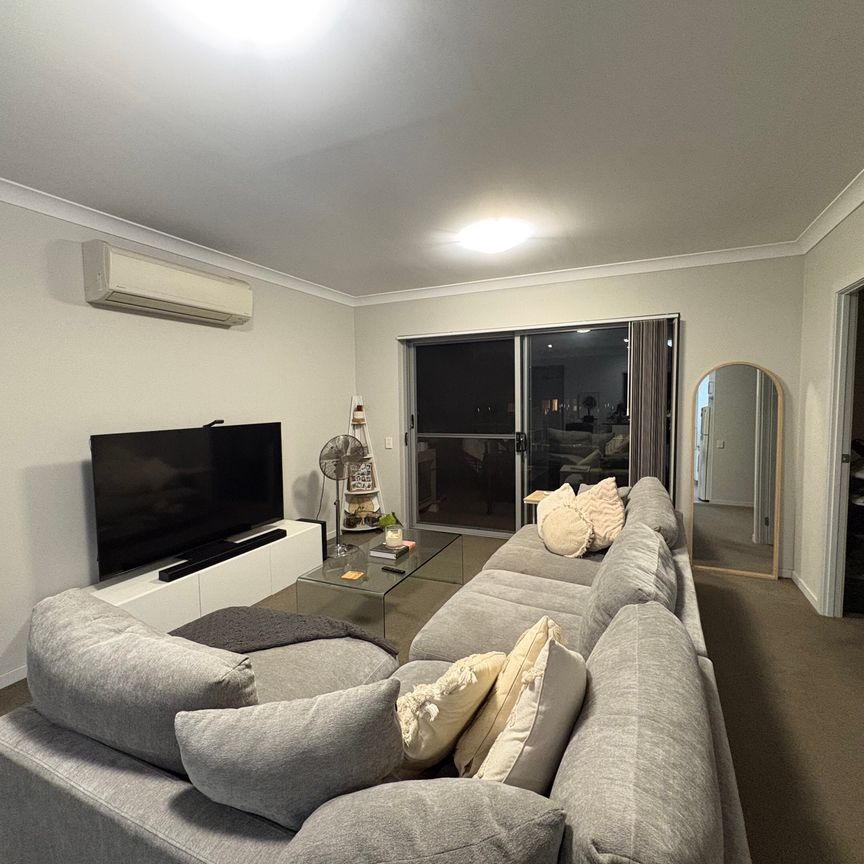 Greenslopes - Photo 1