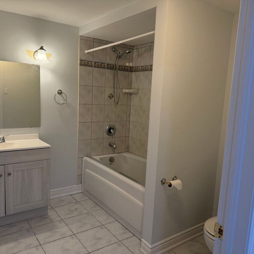 For Lease - 206 Corner Ridge Road Unit# Basement Unit One, Aurora, Ontario - Photo 1