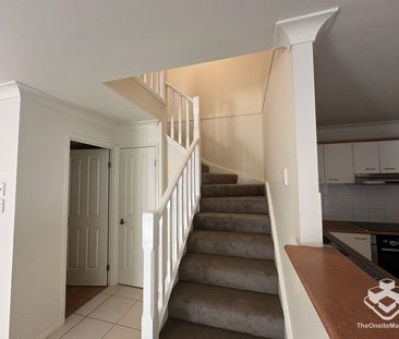 Carindale Renovated Townhouse in a Prime Location - Photo 6