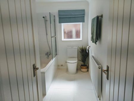 4 bedroom detached bungalow to rent - Photo 4