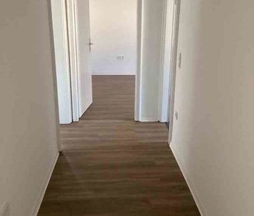 Endlich Zuhause: Frisch Sanierte, zentrale 2-Zimmer-Wohnung - Photo 4