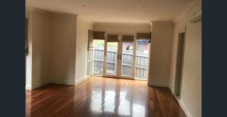 **Fabulous Location** - Photo 3