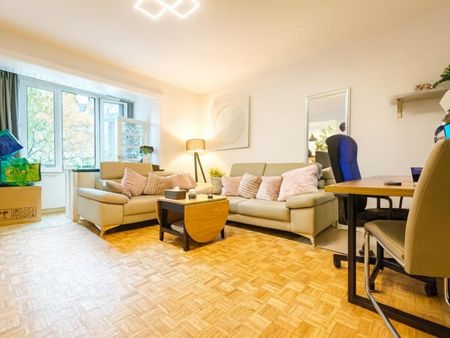 Saint-Vincent - Appartement 1 ch +/- 65m² + terrasse - Evere - Photo 2