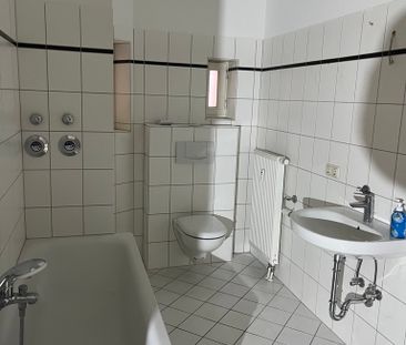 Große 2-Zimmer-Wohnung mit Wohnküche und Balkon, Puschkinstraße in ... - Photo 5