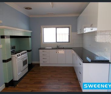 Neat 2 bedroom home - Photo 1