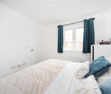 3 bedroom semi-detached house to rent - Photo 2