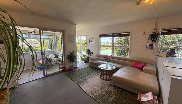 Charming 1-Bedroom Flat in Auckland's Inner Suburb - Photo 1