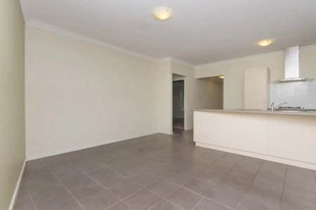 Queens Park - Photo 2