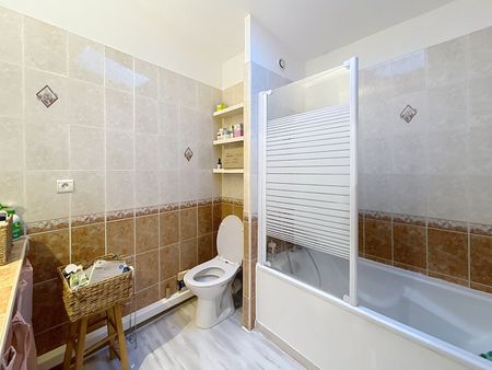 Appartement T4 près de SAINT CHAMAS à louer - Photo 4