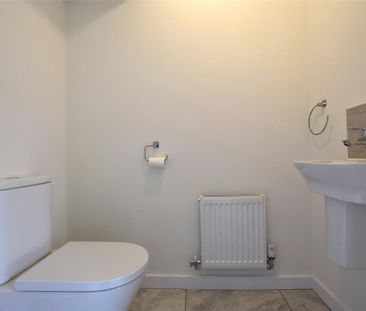 2 bedroom semi-detached house to rent - Photo 4