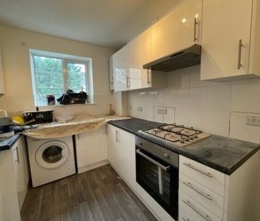 Charminster Road, Bournemouth - Photo 2