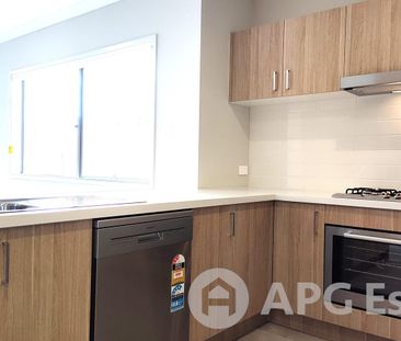 Spacious 4-Bedroom Family Home in Prime Central Location with Moder... - Photo 1