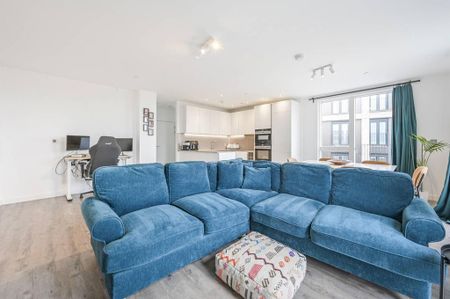 2 bedroom flat to rent - Photo 2