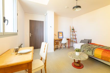 Studio meublé et équipé – Prêt à vivre – Cœur de Tours - Photo 3